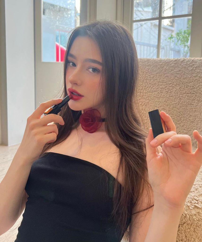 한국활동 러시아 엘프 모델 다샤 타란 (Dasha Taran)