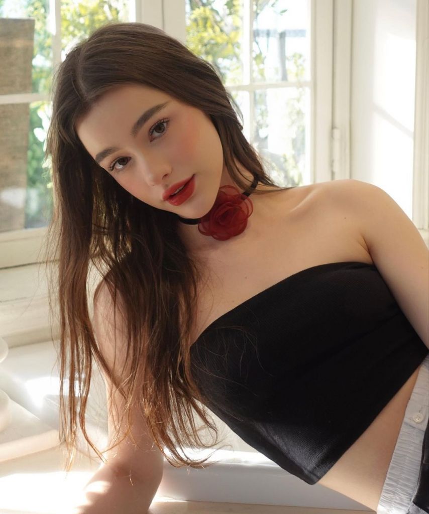 한국활동 러시아 엘프 모델 다샤 타란 (Dasha Taran)