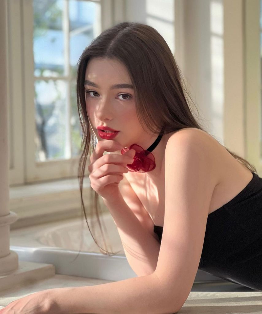 한국활동 러시아 엘프 모델 다샤 타란 (Dasha Taran)