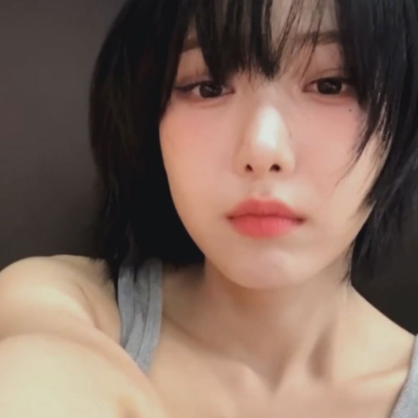 신비 VIVIZ비비지 단발레이어드