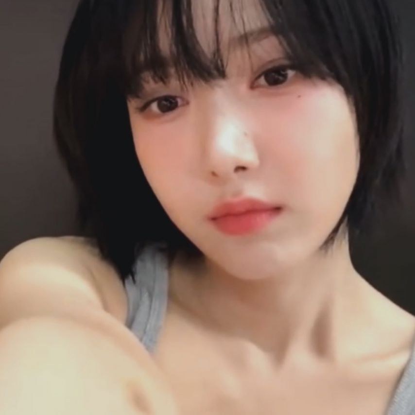 신비 VIVIZ비비지 단발레이어드