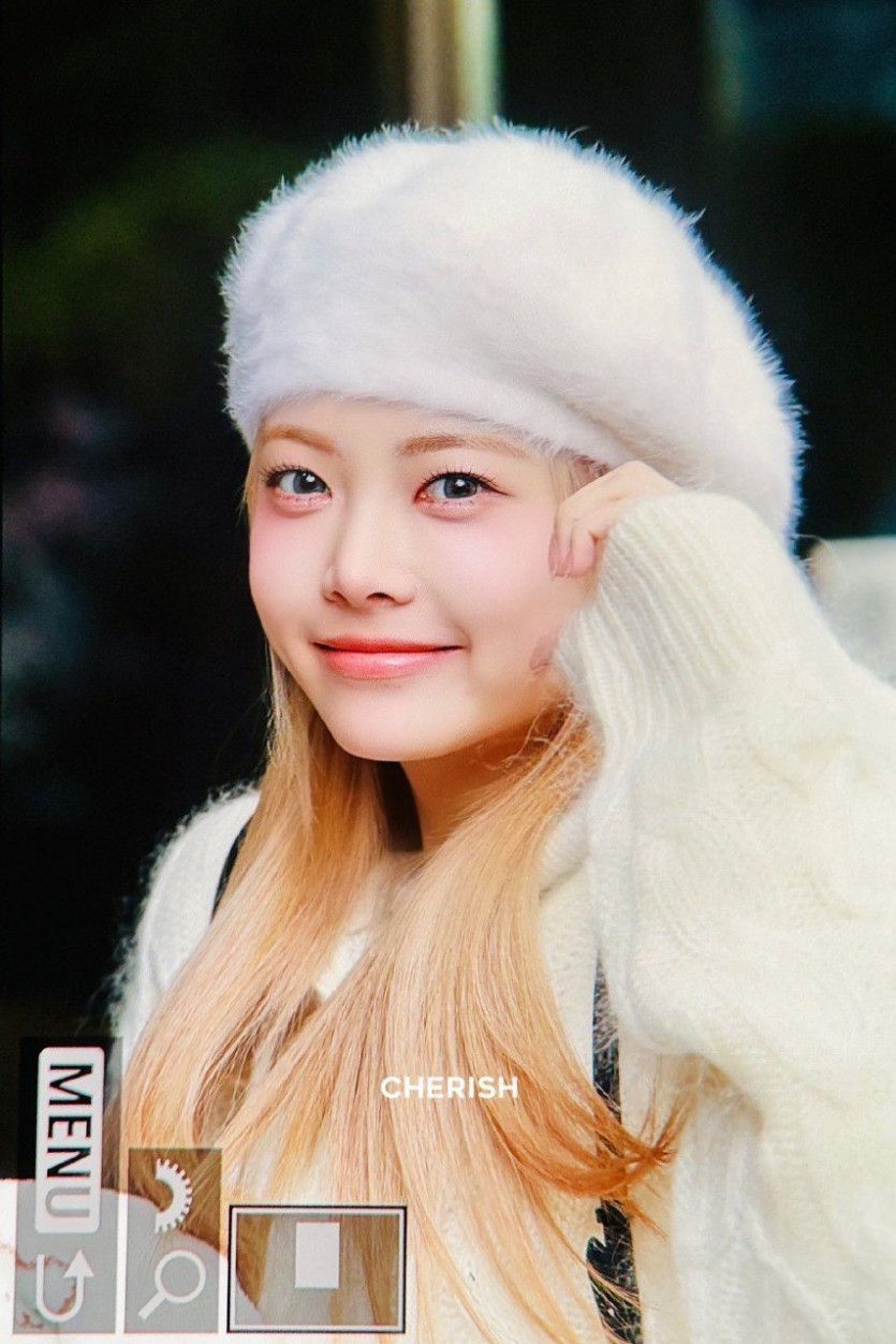 LE SERAFIM 홍은채