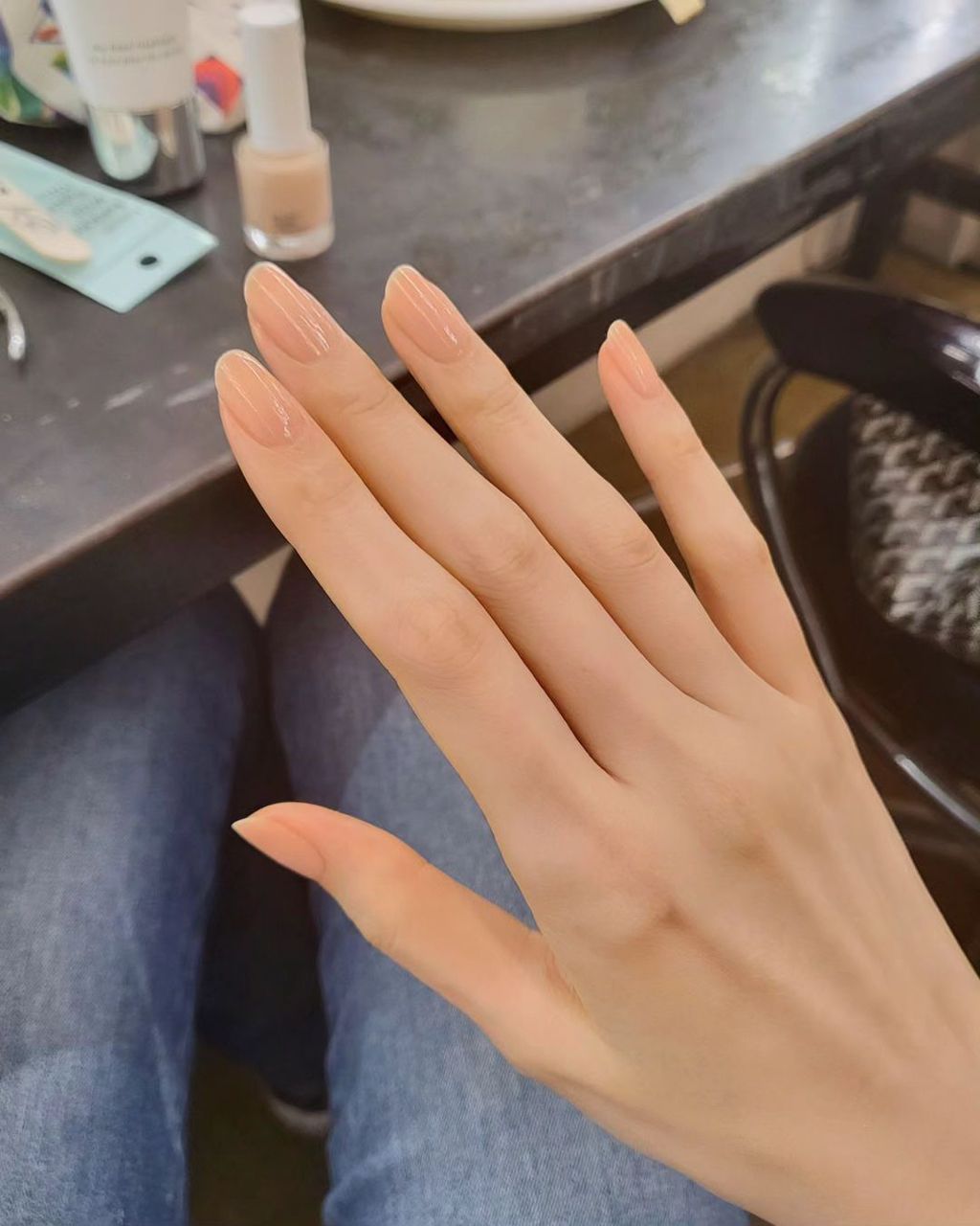 평소에 관리를 빡시게하고 생활한다는 손모델녀 사진