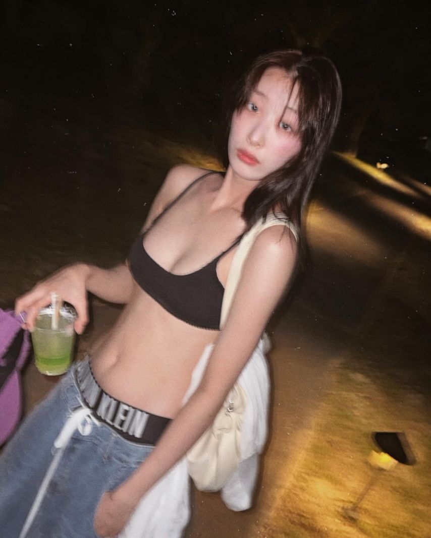 해외여행 간 노정의 류다인 검은색 비키니