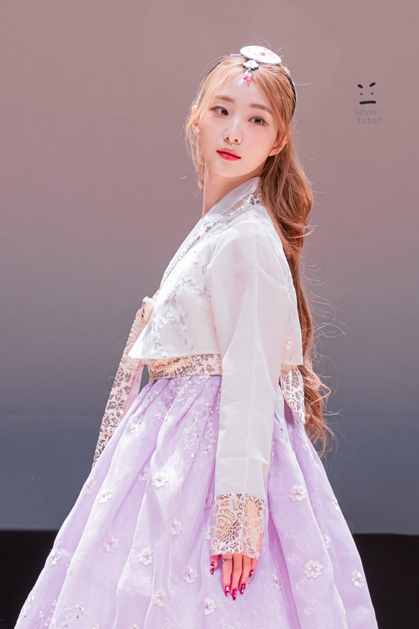 이달의 소녀, 루셈블 여진
