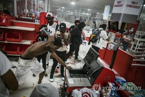 동덕여대 사태와 유사해 보이는 사건...