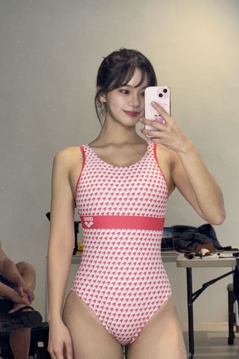 김소연 검스 쪈다 & 아이돌상으로 바뀐 맹승지, 더 예뻐진 몸매.jpg