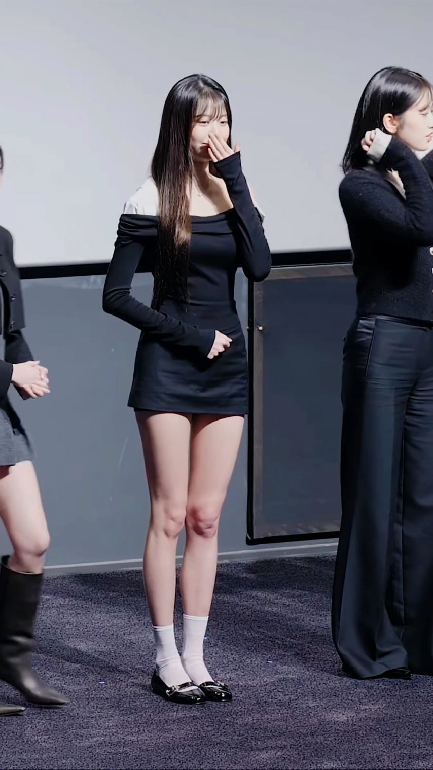 비율이 사기인 아이브 장원영.jpg