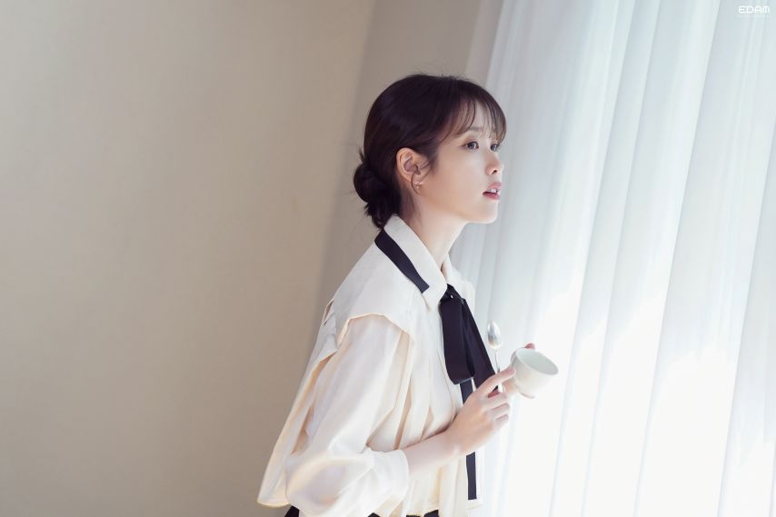 아이유 시즌그리팅 비하인드