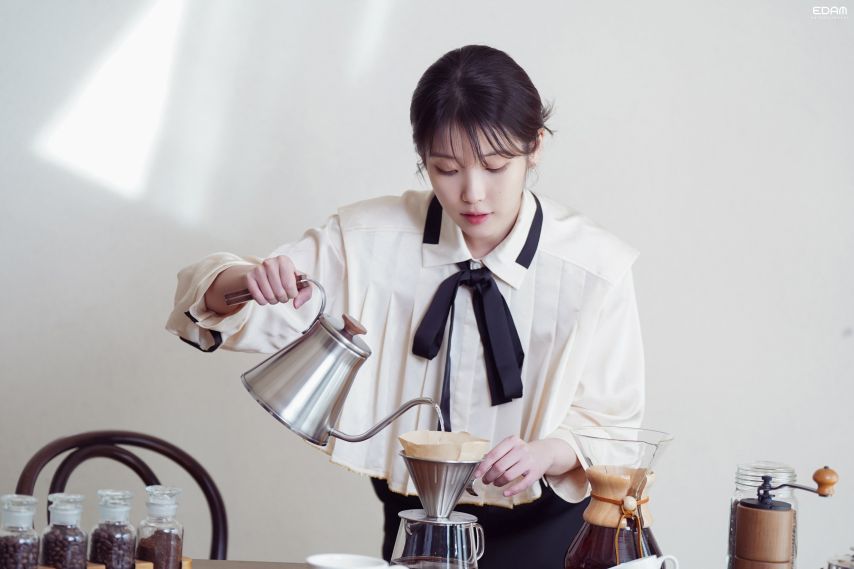 아이유 시즌그리팅 비하인드