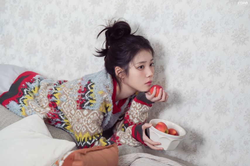 아이유 시즌그리팅 비하인드