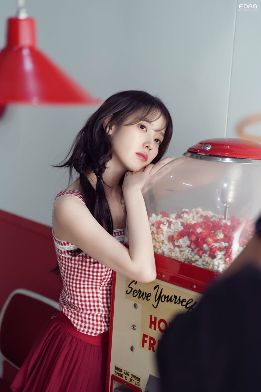 아이유 시즌그리팅 비하인드