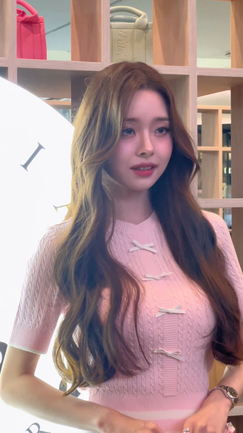 싱가포르 에서 인기 많은 송지아.jpg