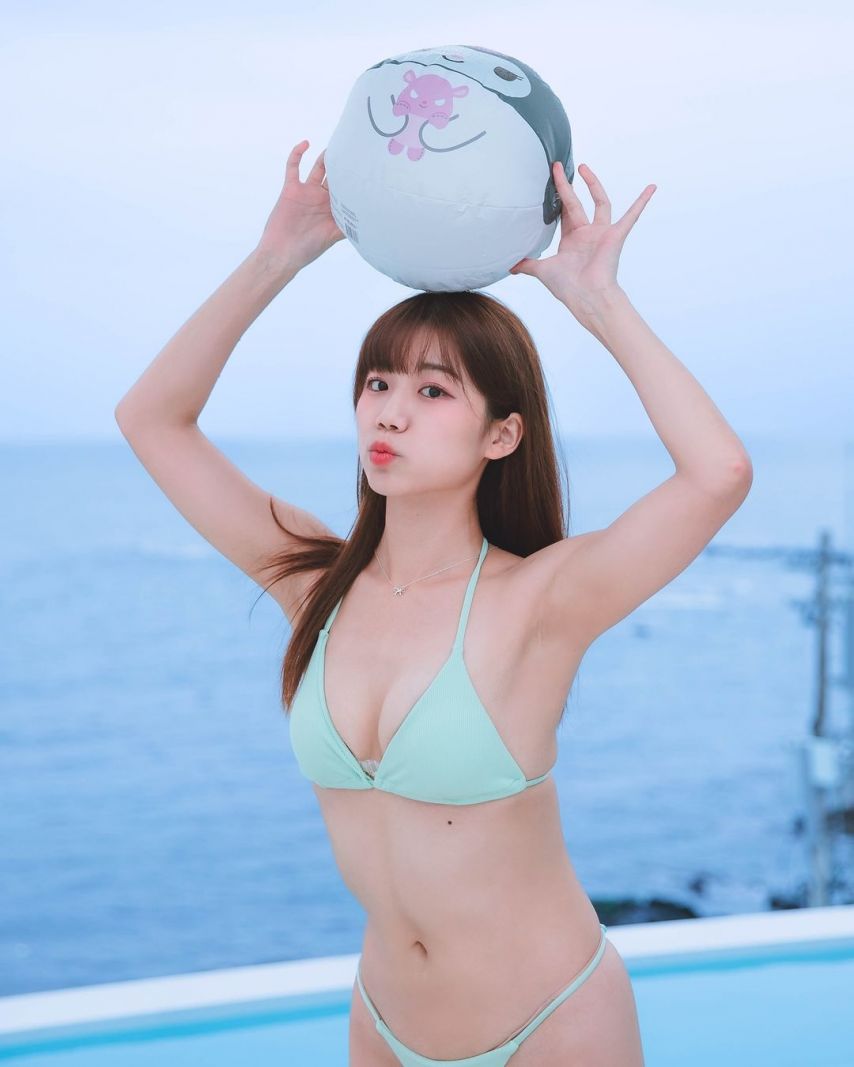 전직 치어리더 모델 심유이 상큼한 비키니 몸매