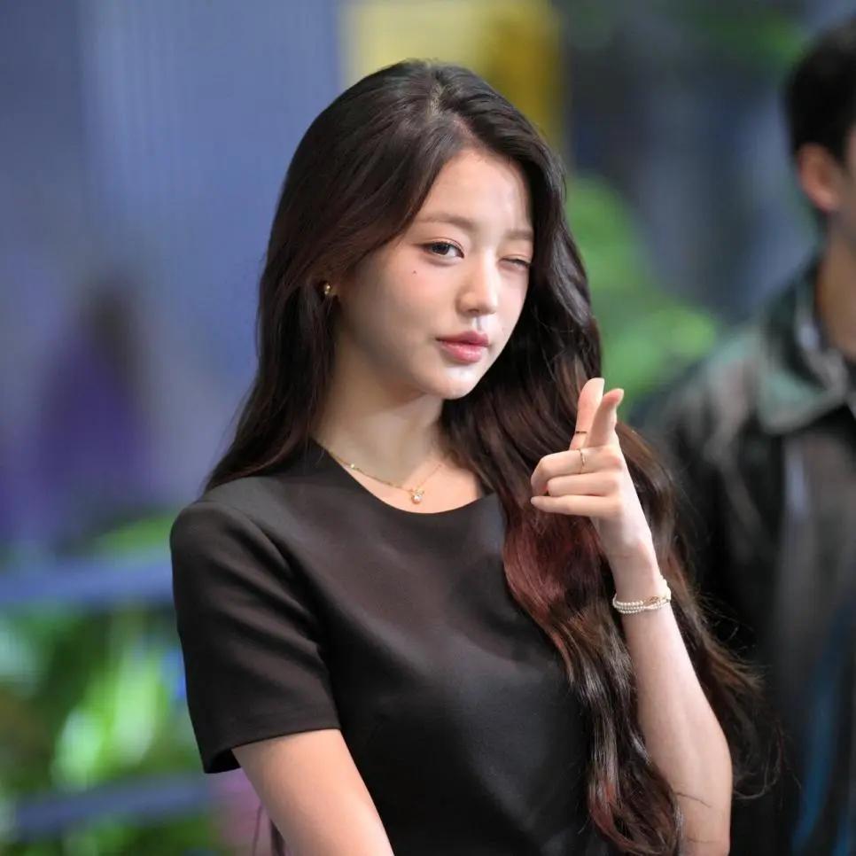 [아이브] 지스타에 나타난 장원영 공주님 미모 ㄷㄷ