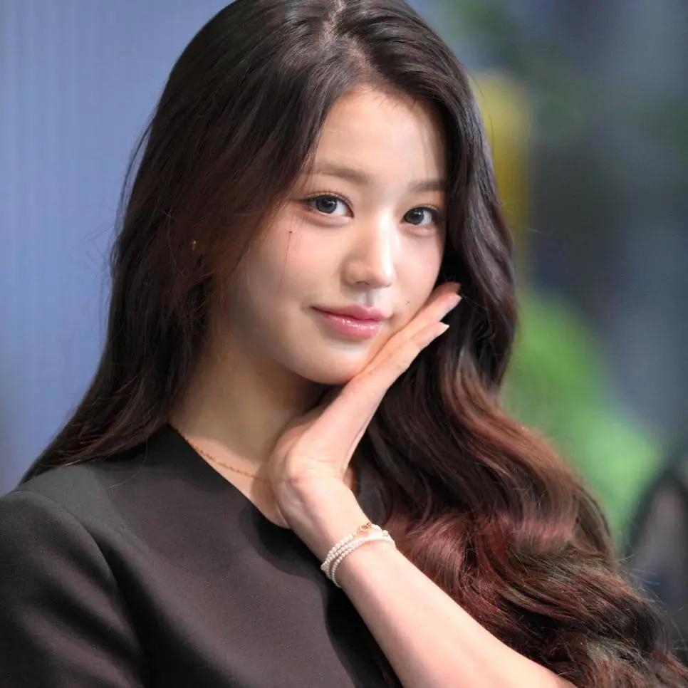 [아이브] 지스타에 나타난 장원영 공주님 미모 ㄷㄷ
