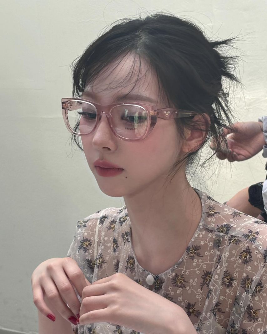 프라다 화보 찍은 에스파 카리나