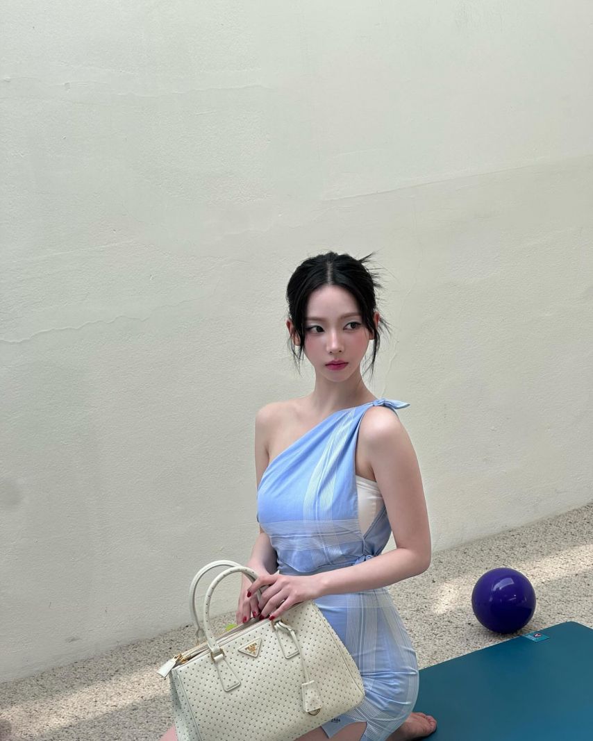 프라다 화보 찍은 에스파 카리나