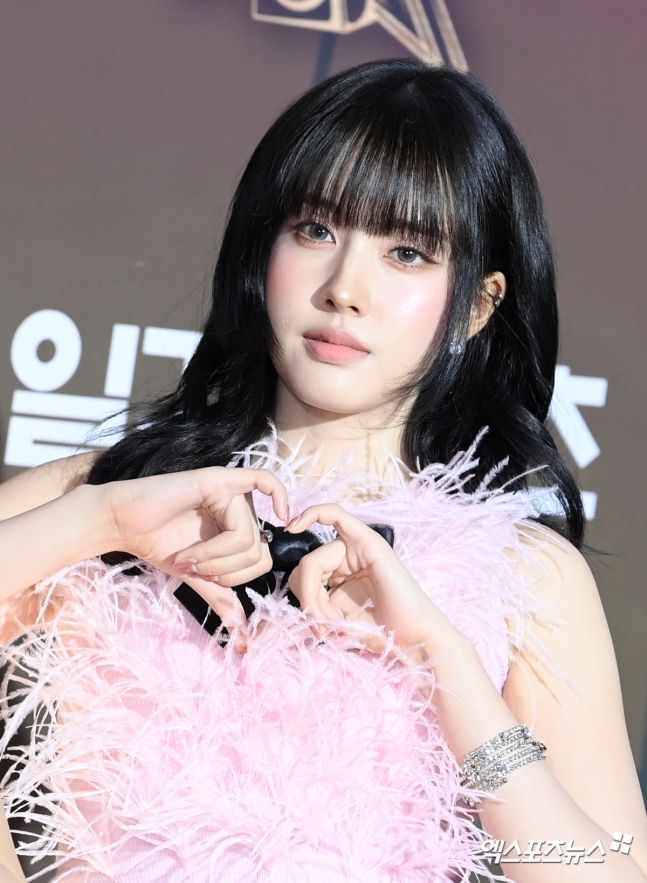 스테이씨 윤