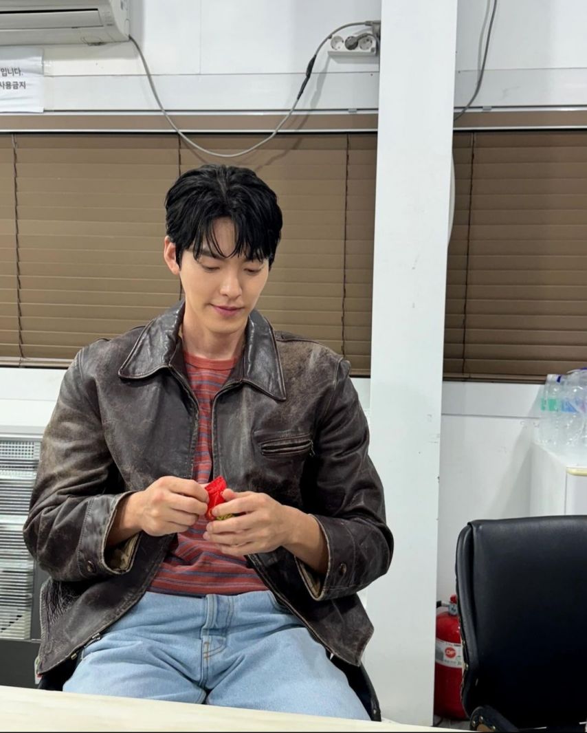 오늘자 배우 김우빈 인스타그램.jpg