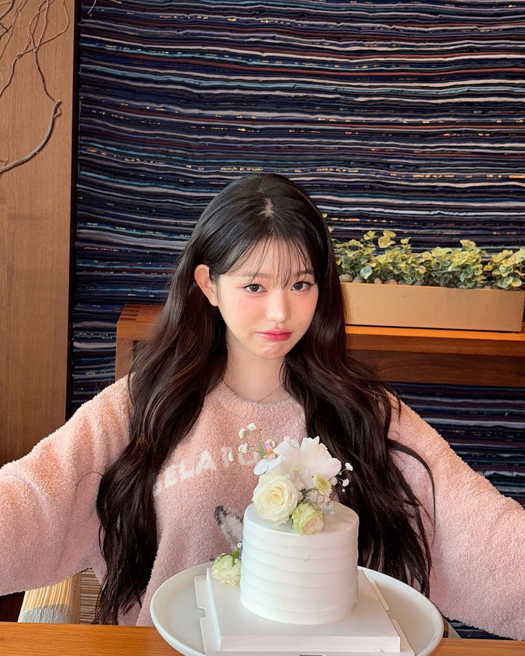 오늘 장원영 인스타에 올라온 사진