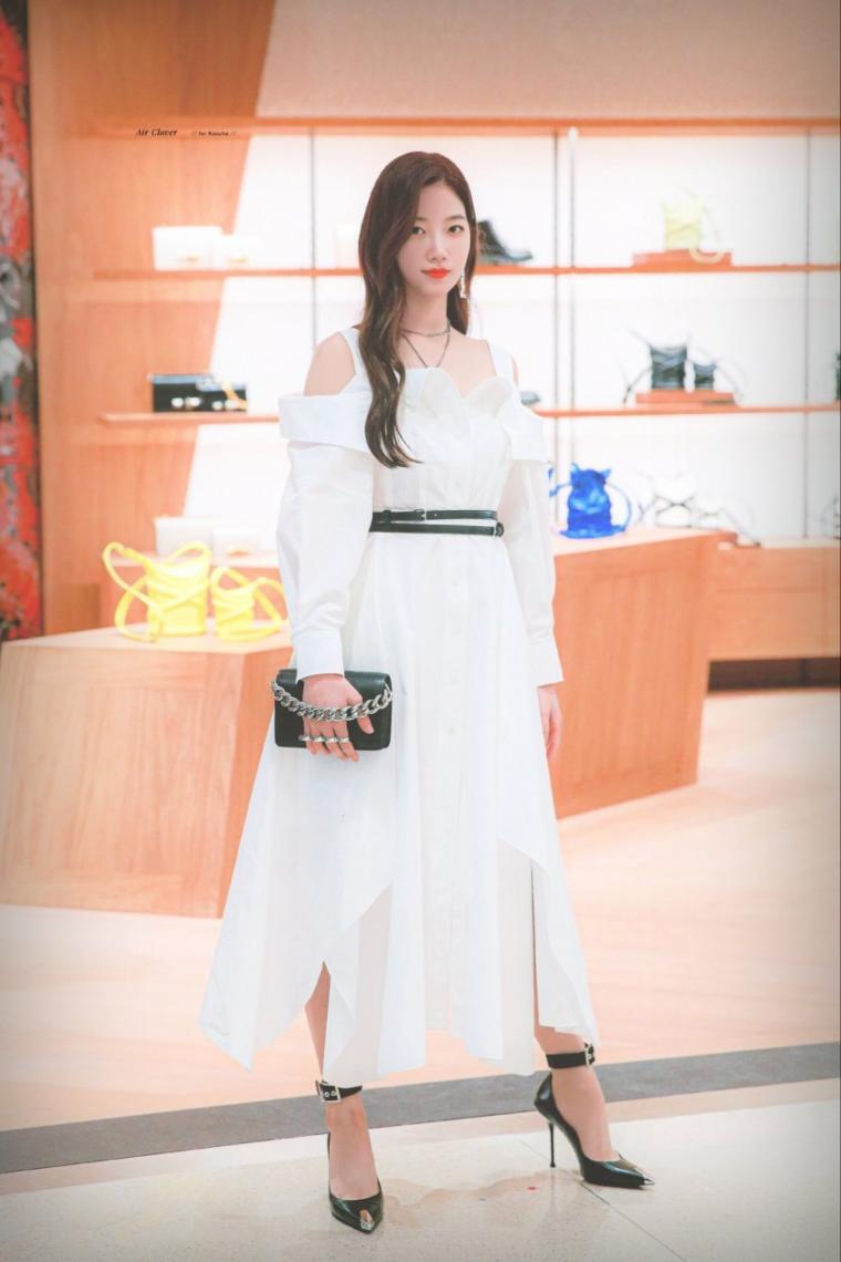 우아한 르세라핌 카즈하