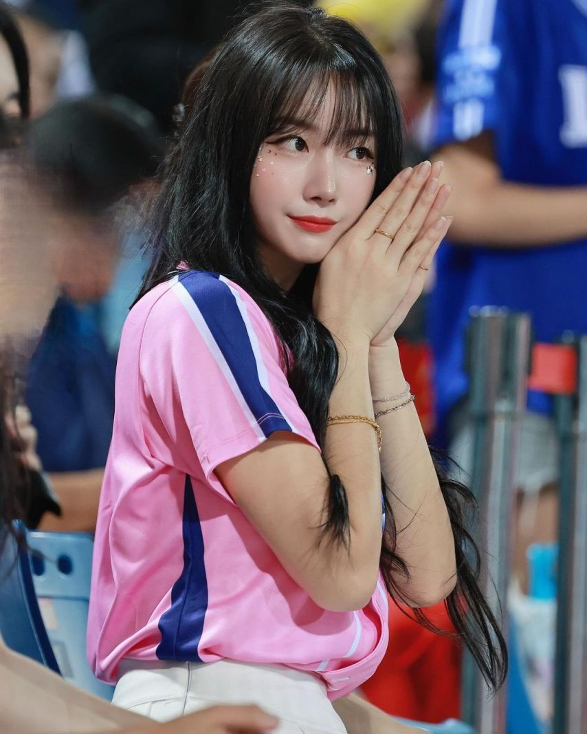 안지현