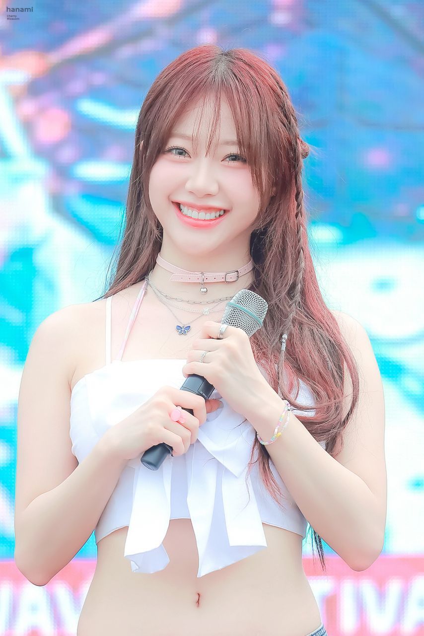 미소가 예쁜 시그니처 지원 시원한 비치웨어