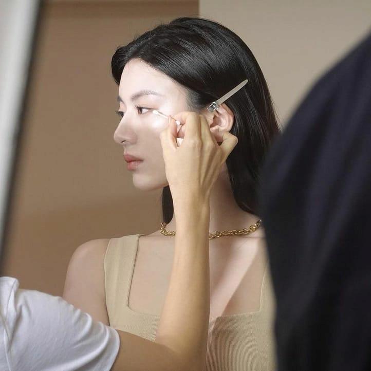 화보 촬영중인 고윤정