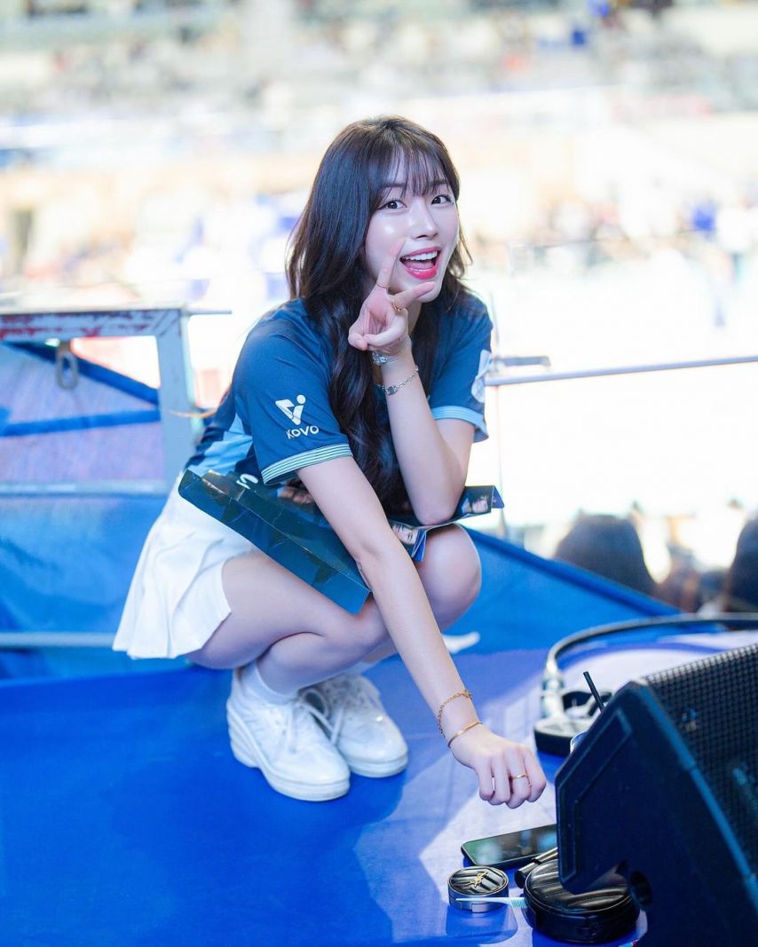 안지현