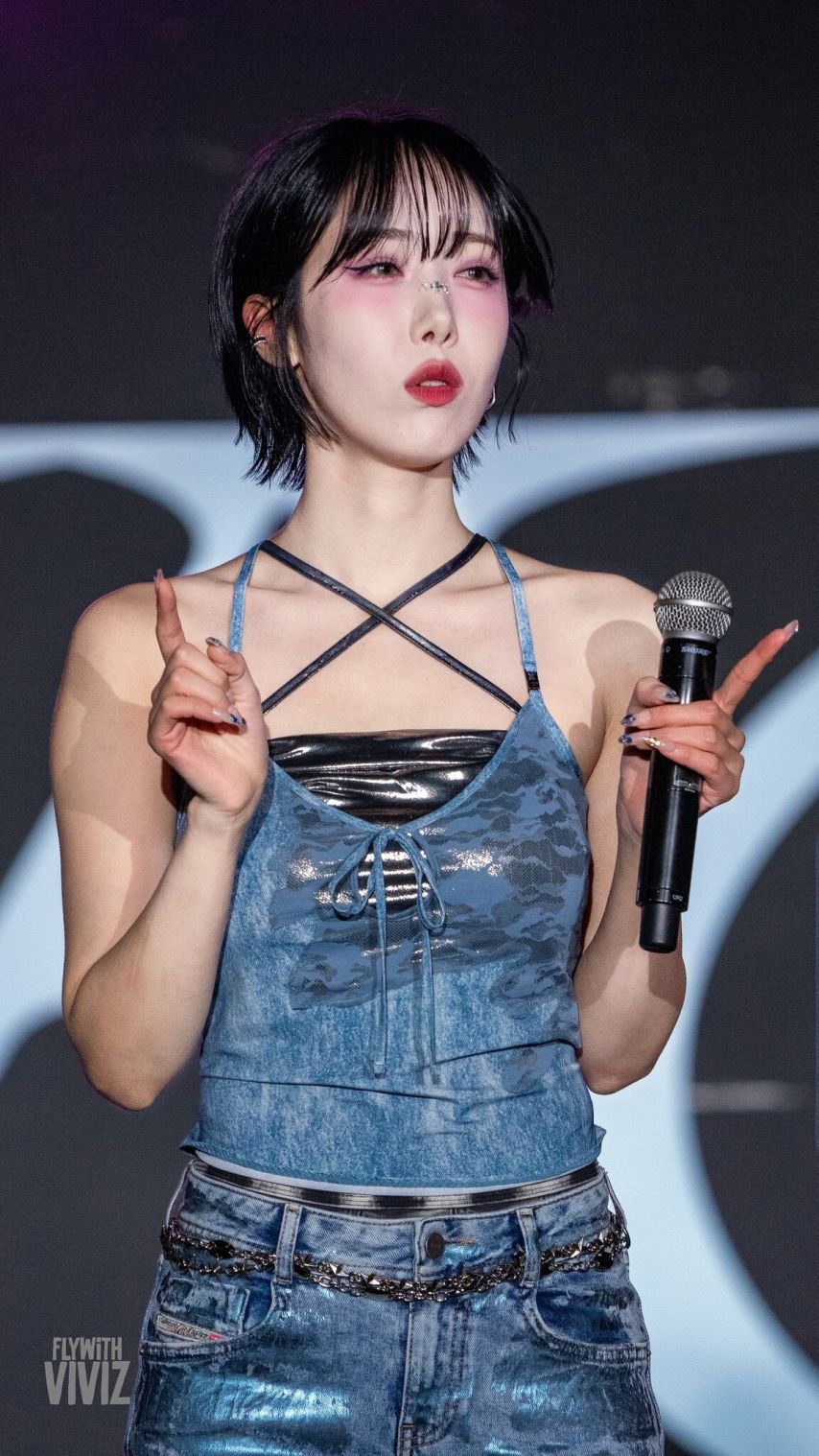VIVIZ  신비
