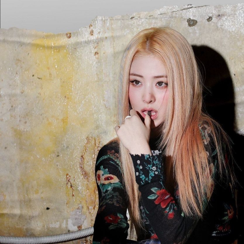 르세라핌 허윤진.jpg