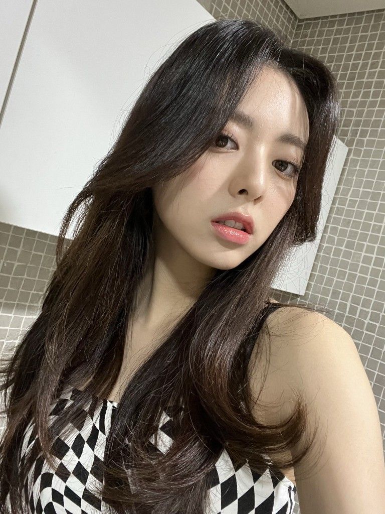 ITZY Yuna.jpg