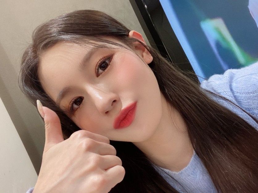 (G)-IDLE 미연.jpg
