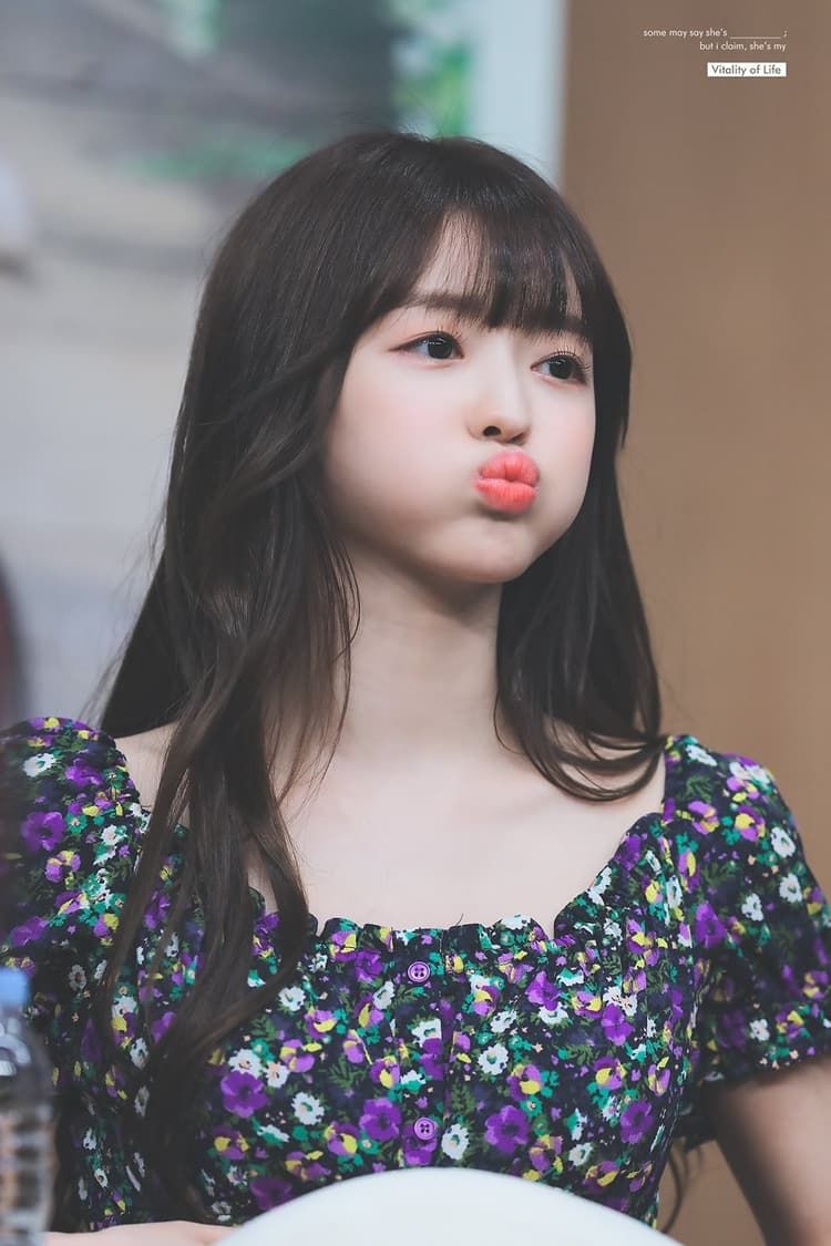 OH MY GIRL 유시아.jpg