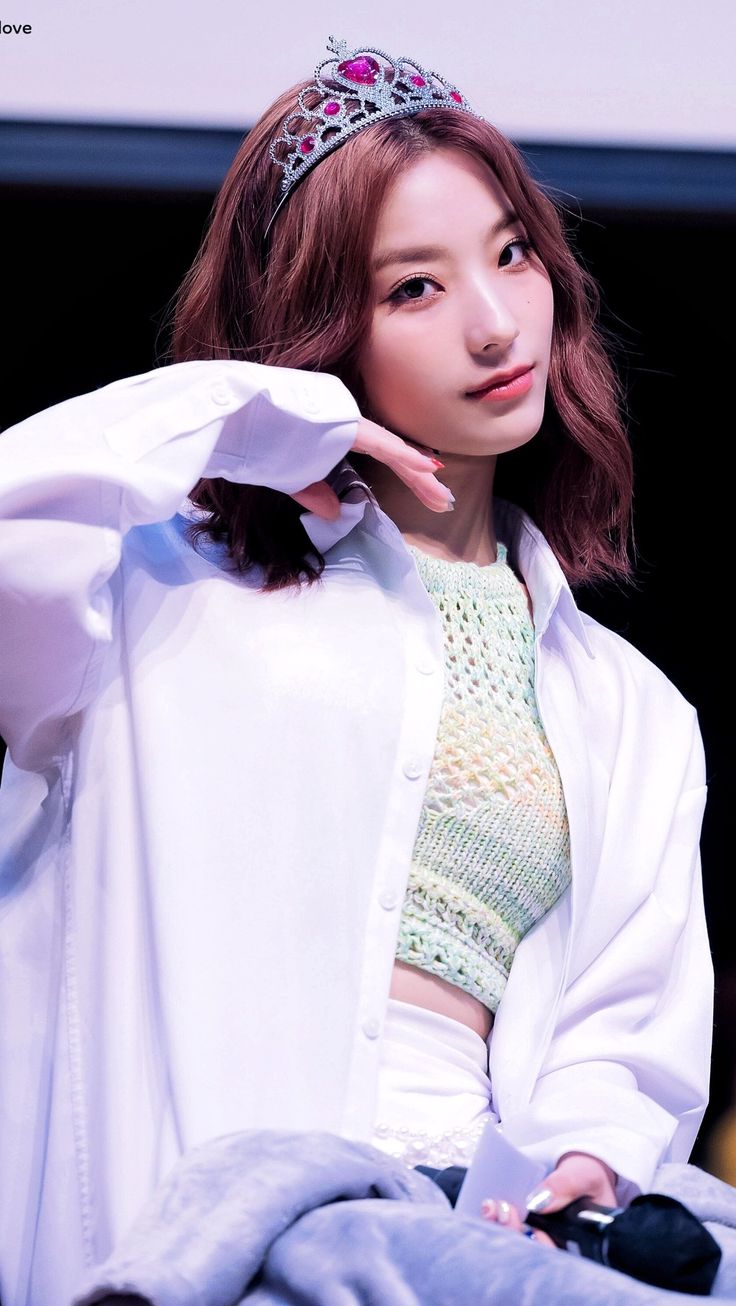 프로미스나인 새롬