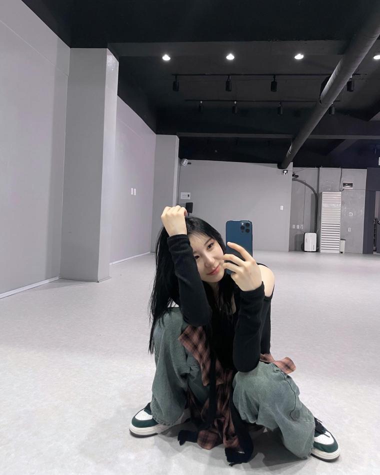 이채연