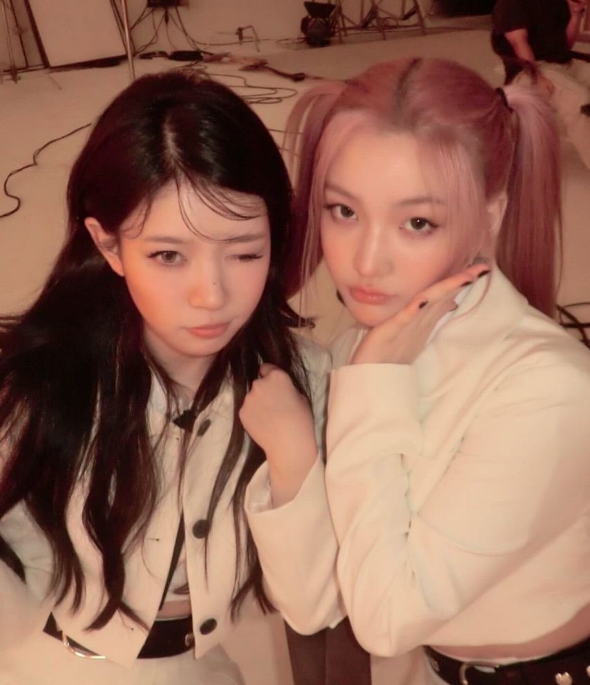 ILLIT(아일릿) 모카