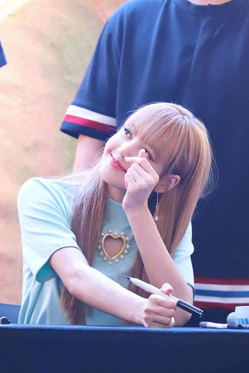 블랙핑크 리사.jpg
