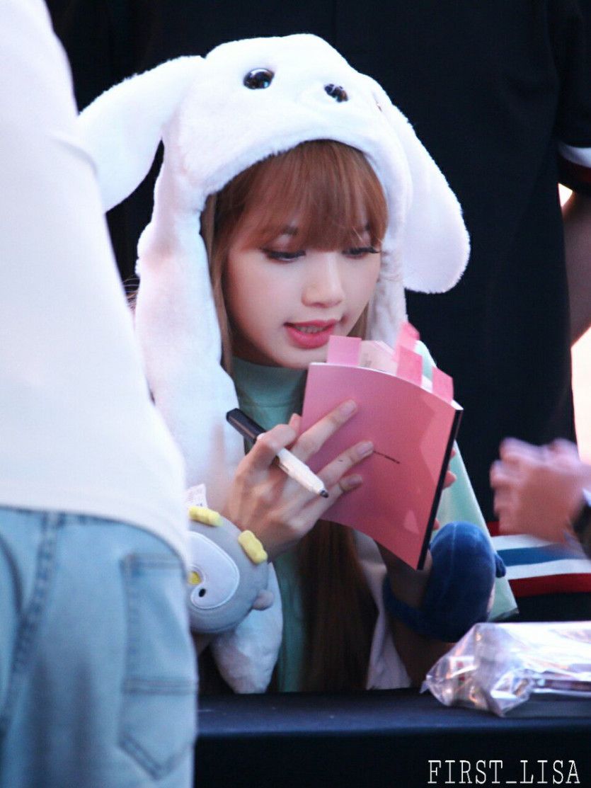 블랙핑크 리사.jpg