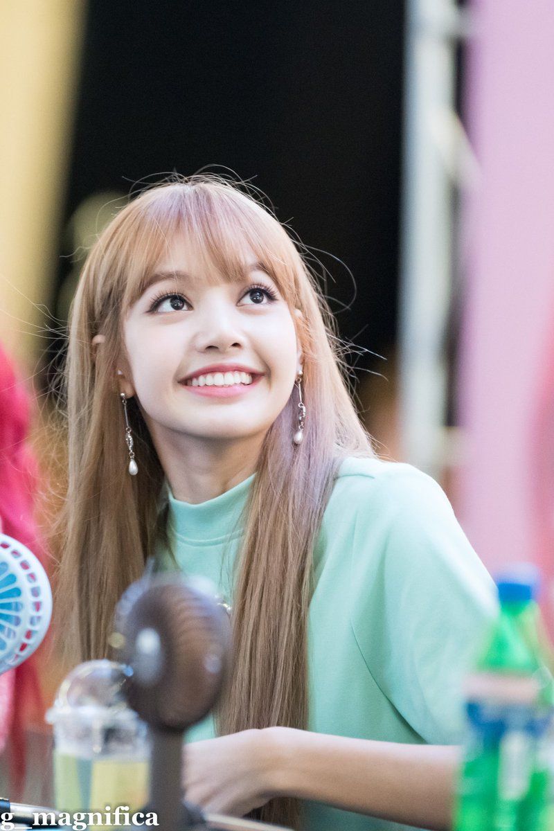블랙핑크 리사.jpg