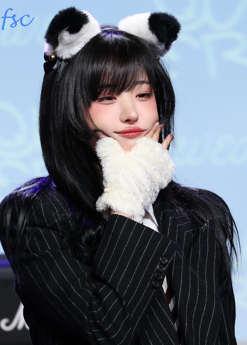 QWER 히나