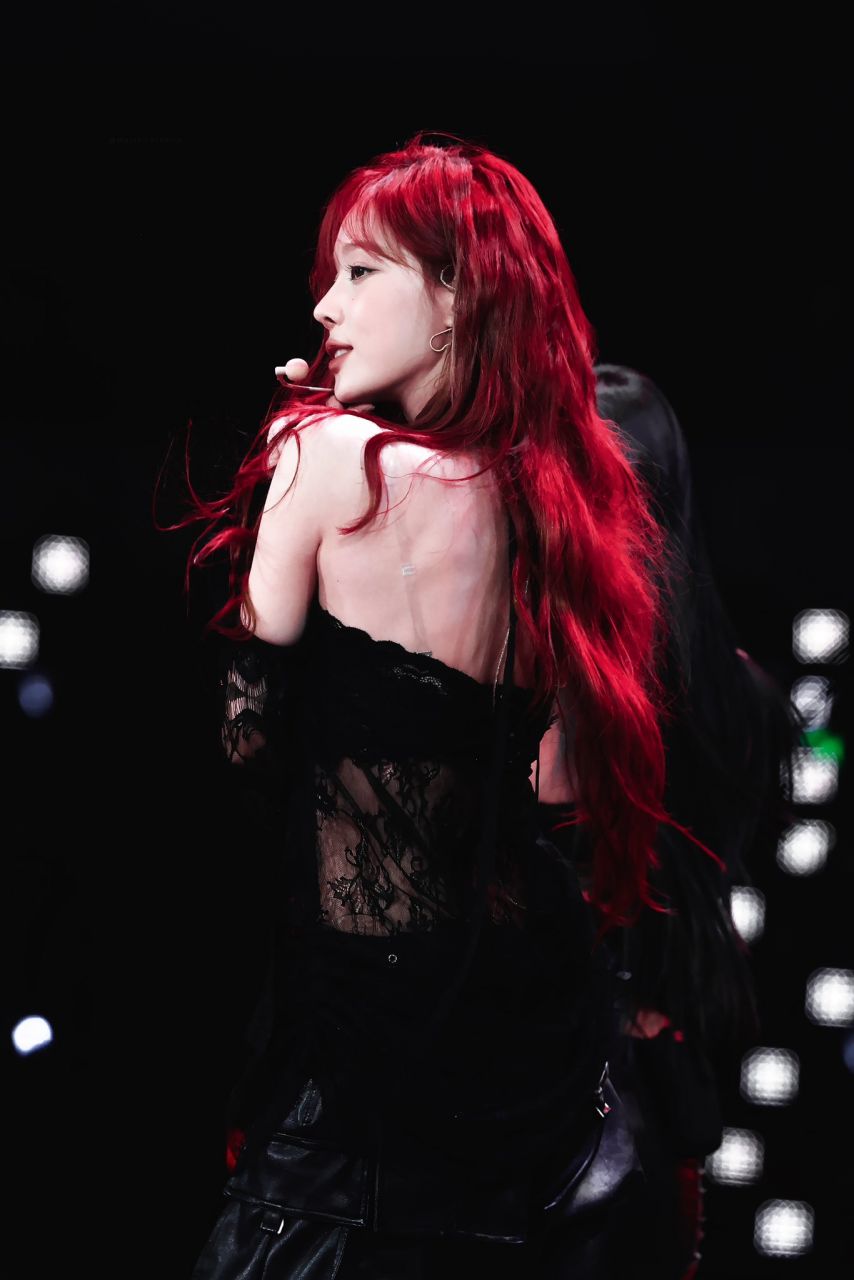 대포로 찍은 윈터 MIROTIC 무대 사진