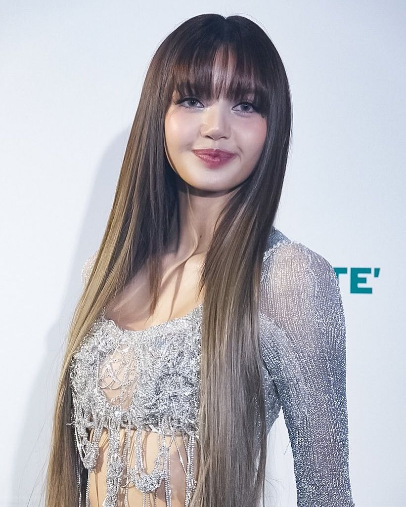 블랙핑크 리사.jpg
