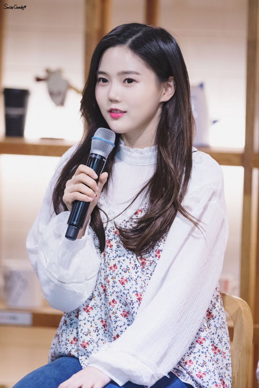 오마이걸 효정.jpg