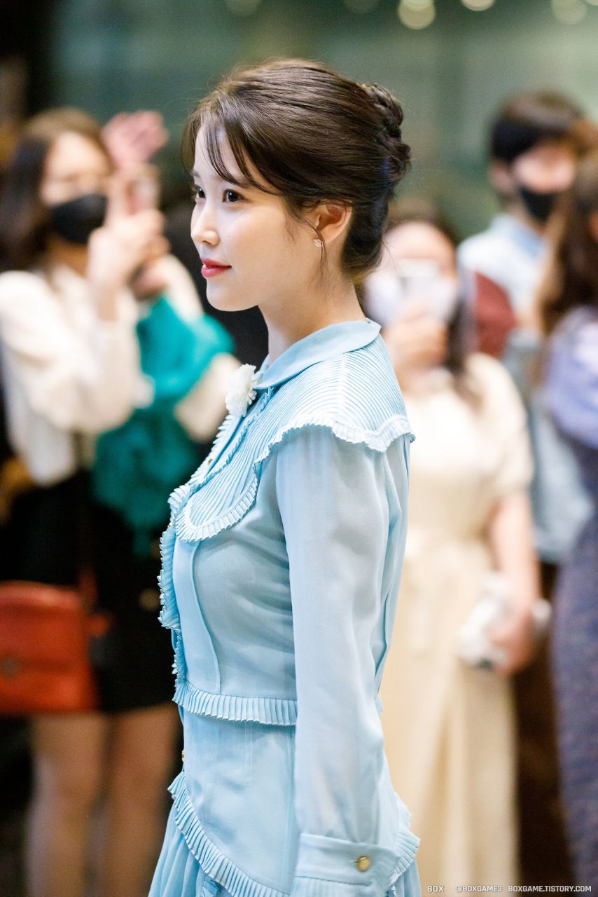 아이유 브로커 언론시사회