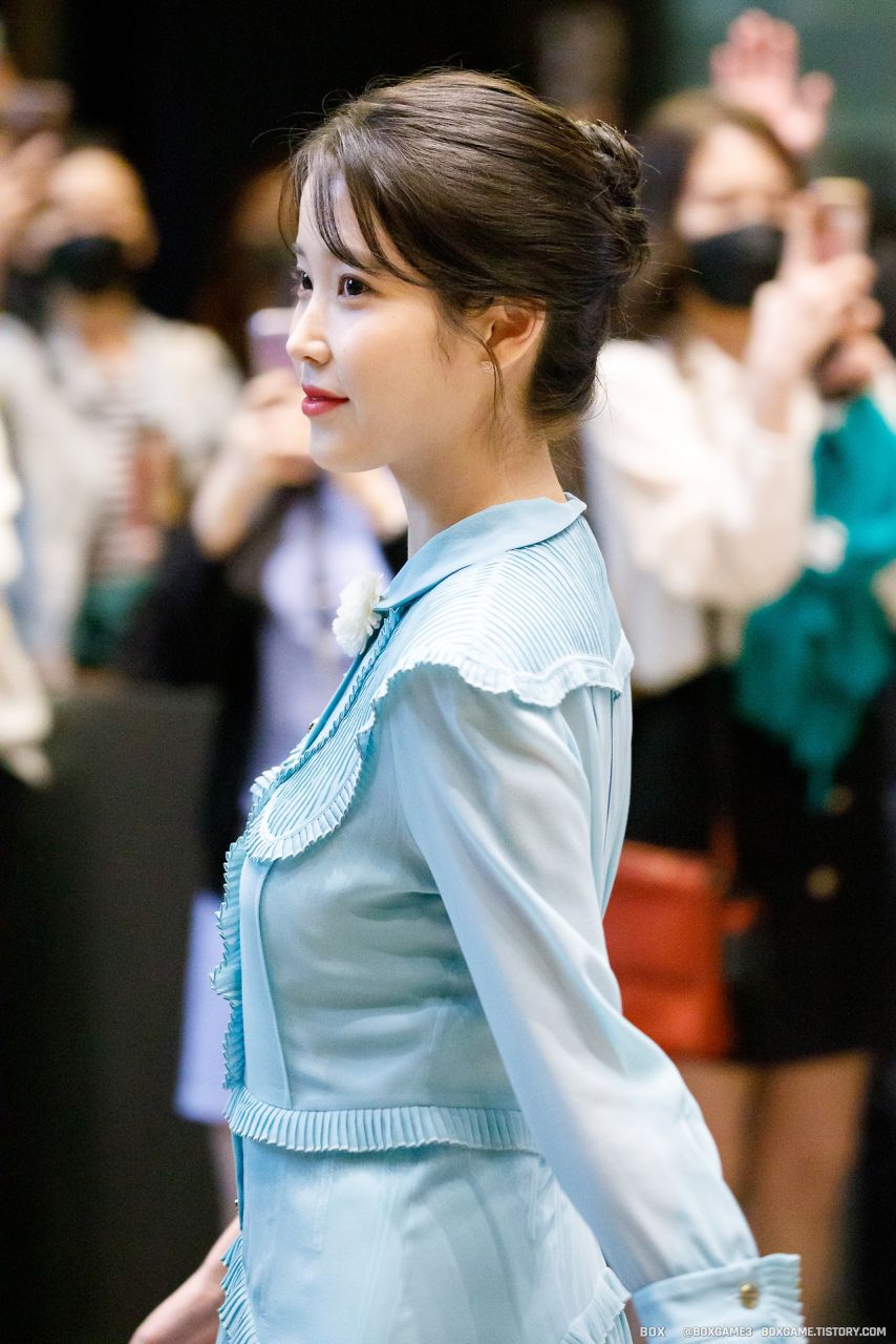 아이유 브로커 언론시사회