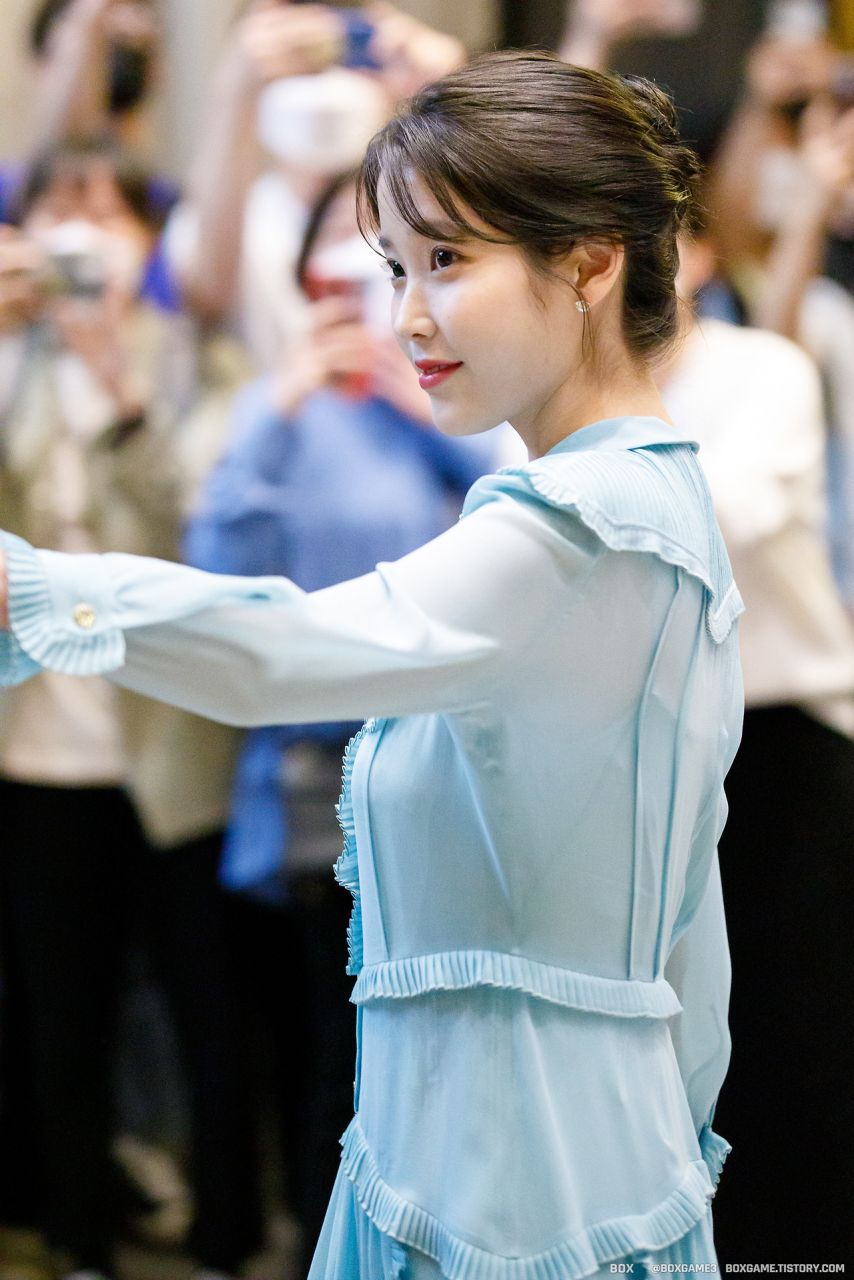 아이유 브로커 언론시사회
