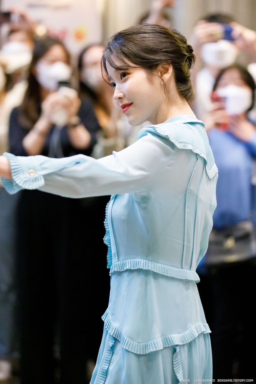 아이유 브로커 언론시사회