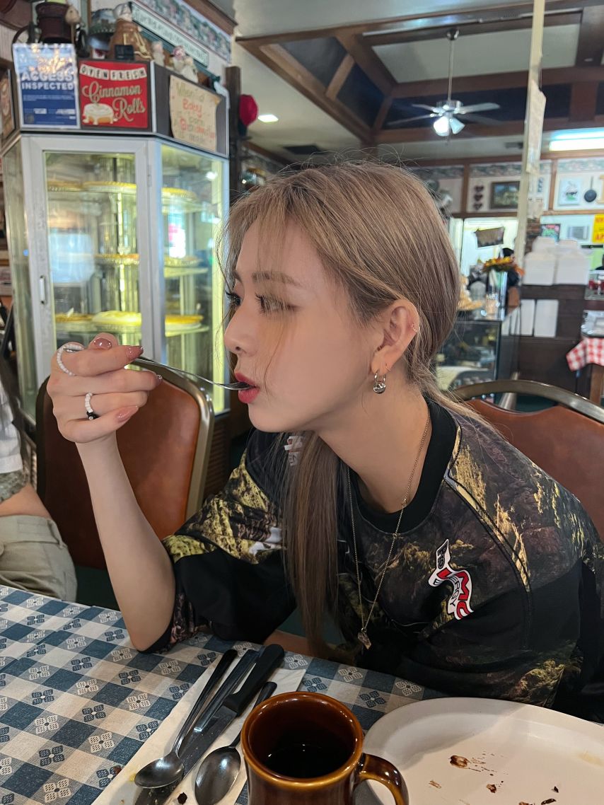 ITZY 유나 생일